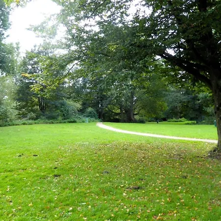 Villa, 24, Dz Lägenhet Leverkusen