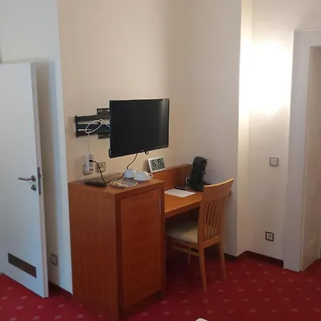 Villa, 24, Dz לברקוסן