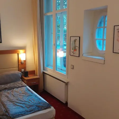 Villa, 24, Dz * לברקוסן