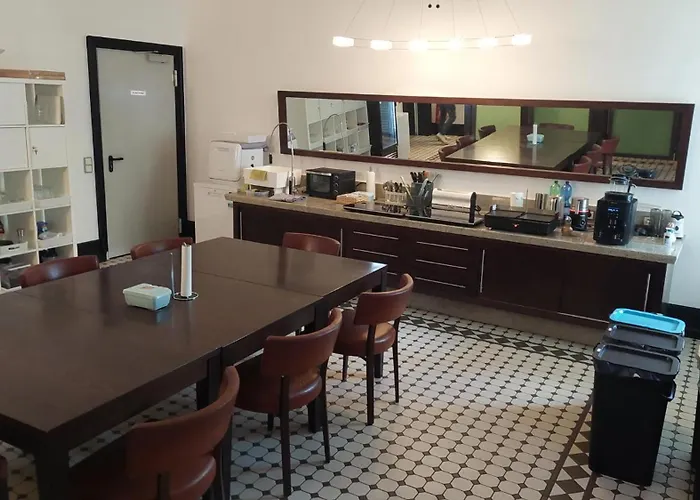 Villa, 24, Dz Lejlighed Leverkusen