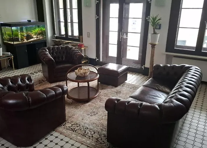 Villa, 24, Dz Lejlighed Leverkusen